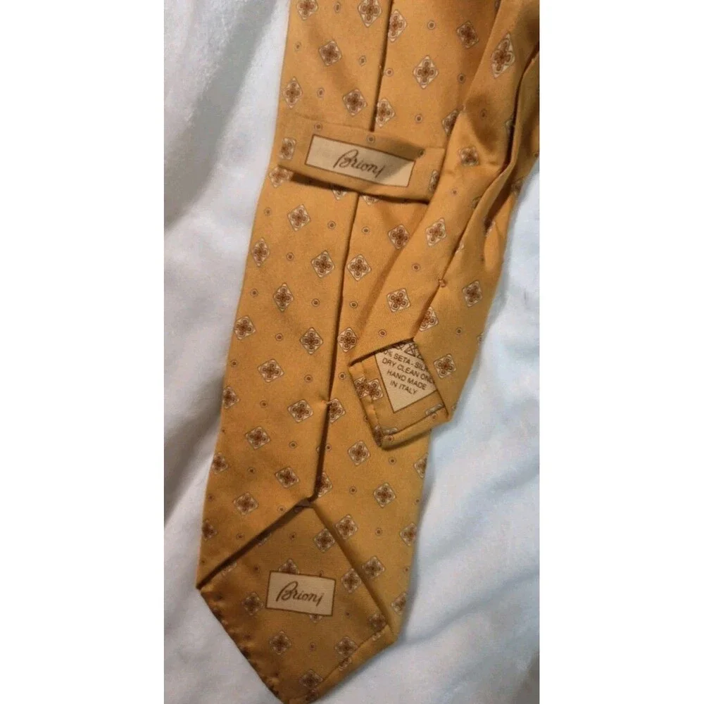 Brioni 100% Silk Necktie Handmade In Italy Yellow Base Geometric Pattern